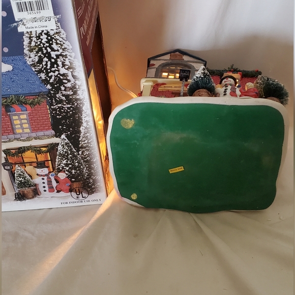 Holiday Expressions Vtg 1998 Hand Painted Porcelain Lighted House Int/Ext Figure - Picture 8 of 13